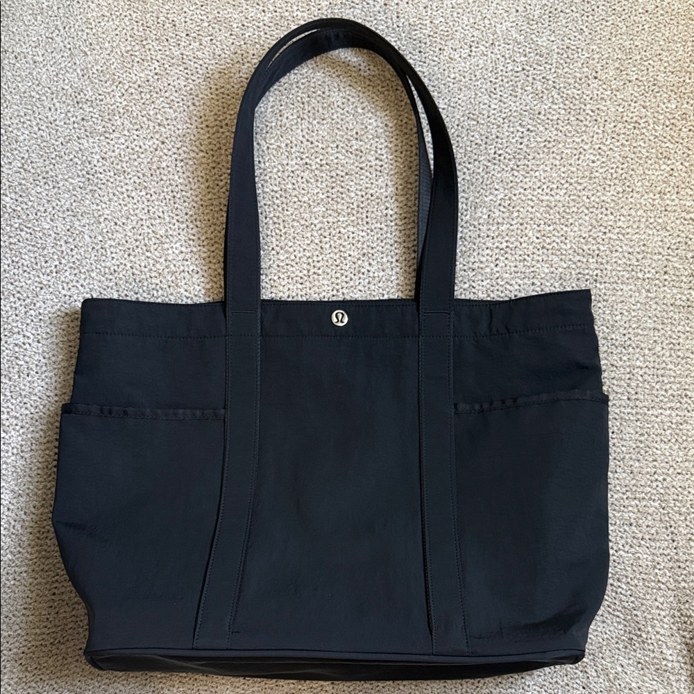 Lululemon 20L Tote